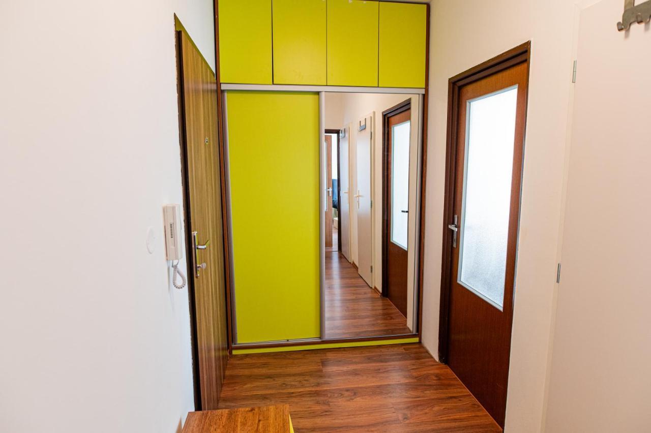 Room 1 Km From Center Bratislava Esterno foto