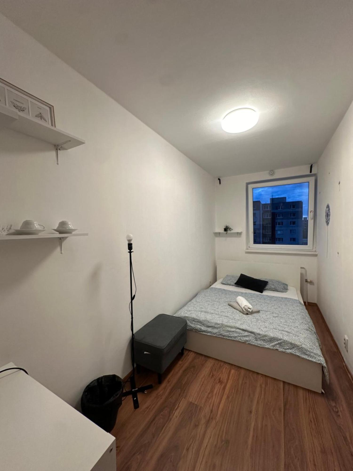 Room 1 Km From Center Bratislava Esterno foto